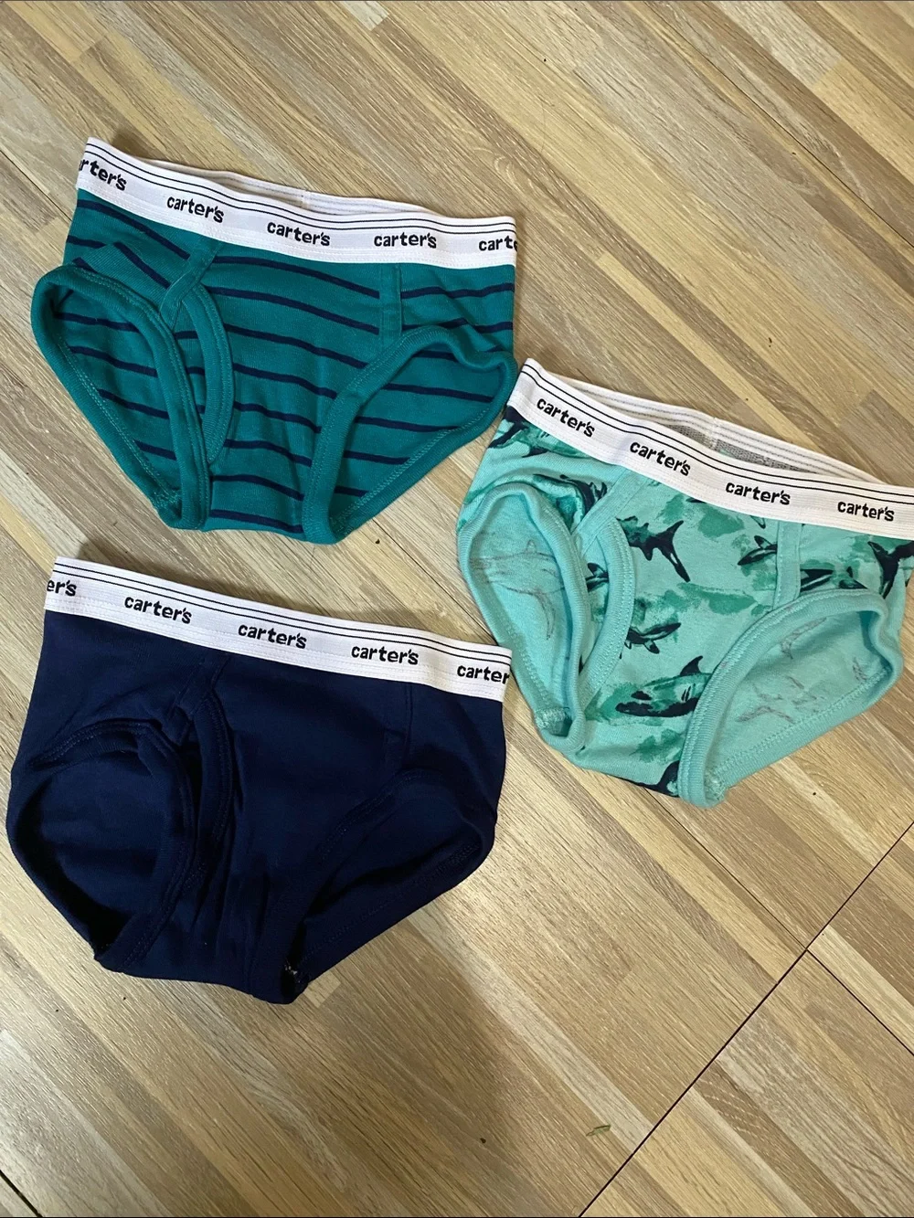NWOT CARTER’s (3) pack briefs underwear size toddler boys 2T